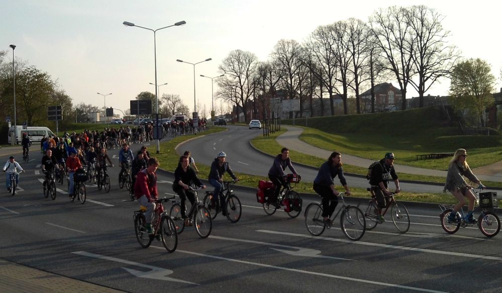 Rostocker Critical Mass - frühlingshafte Stadtrundfahrt am 24. April 2015