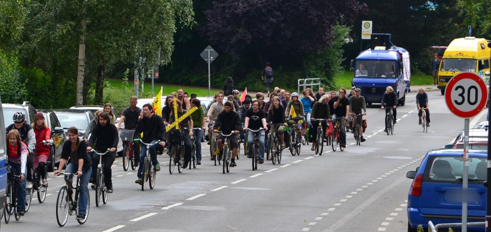 Fahrraddemo gegen Atomenergietransporte in Rostock