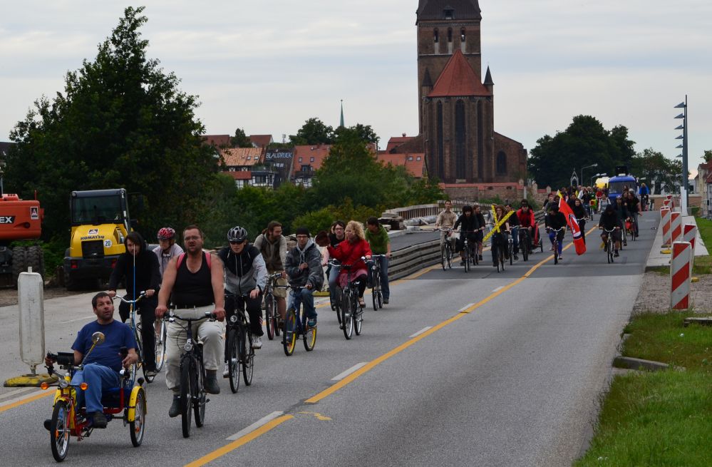 Fahrraddemo gegen Atomenergietransporte in Rostock