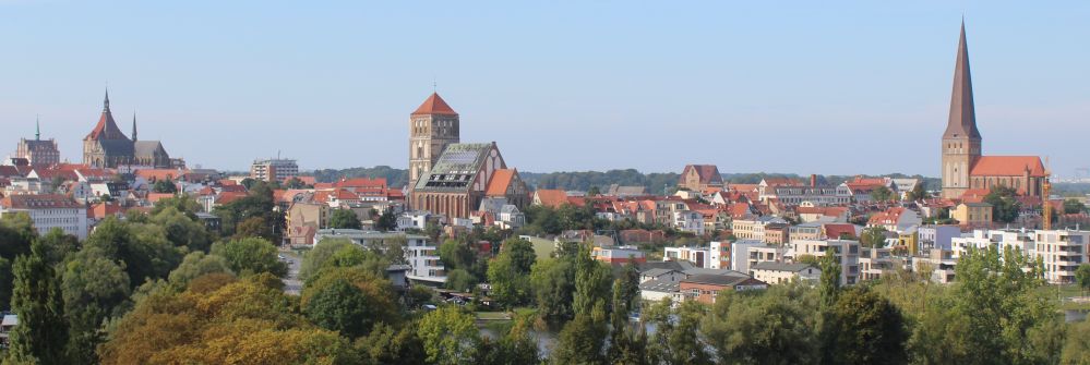 Aussicht vom 30-Meter-Kran an der Mühlendammschleuse am Tag des offenen Denkmals 2016 in Rostock