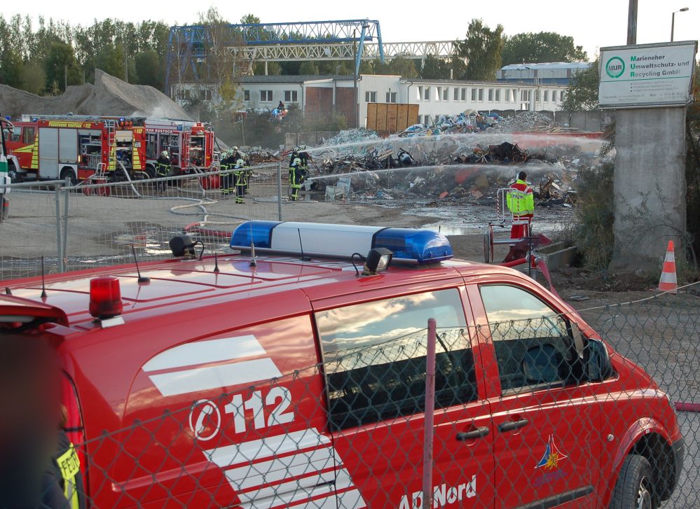Müllbrand bei der Entsorgungsgesellschaft MUR in Rostock - Schmarl