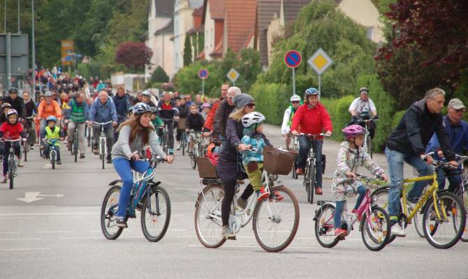 Fahrräder zu unterschiedlichen Anlässen in Rostock und Umgebung