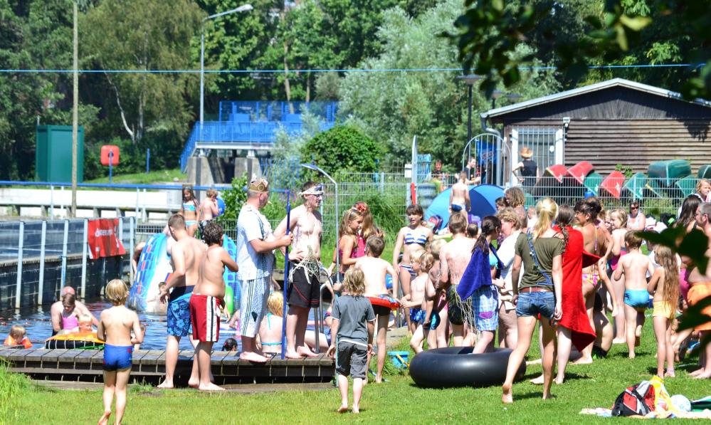 Kinderfest mit Neptuntaufe 2012 im Flußbad Rostock