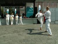 200
