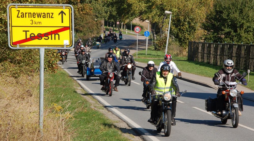 14. Zweirad-Oldtimertreff mit Ausfahrt in Tessin im Landkreis Rostock